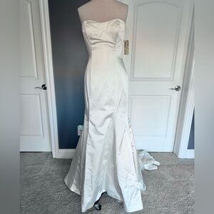 NWT Demetrios Silk Ivory mermaid Strapless Gown size 10 $2290 retail